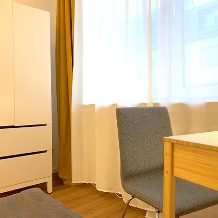 Apartment In Koeln / Cologne Mit Allem Drum Und Dran Luaran gambar